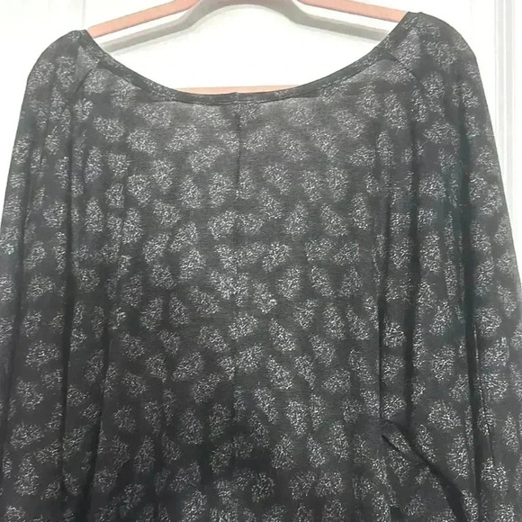 NWT! Small LULUROE Black with Faint White & Blue Abstract Pattern Cardigan - Picture 6 of 10